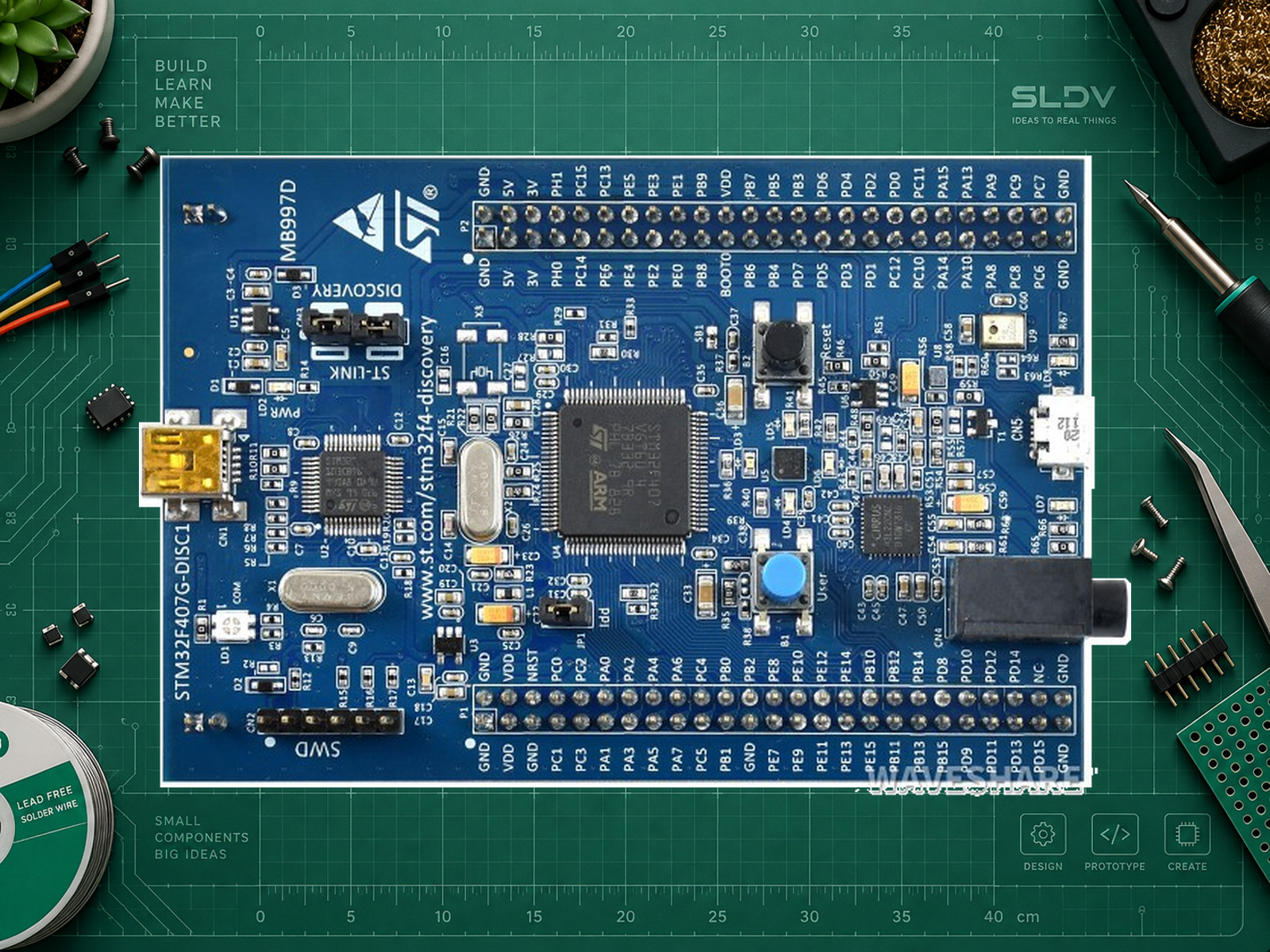 Реальная STM32F407G-DISC1 MB997D, источникWaveshare, watermark сохранён.