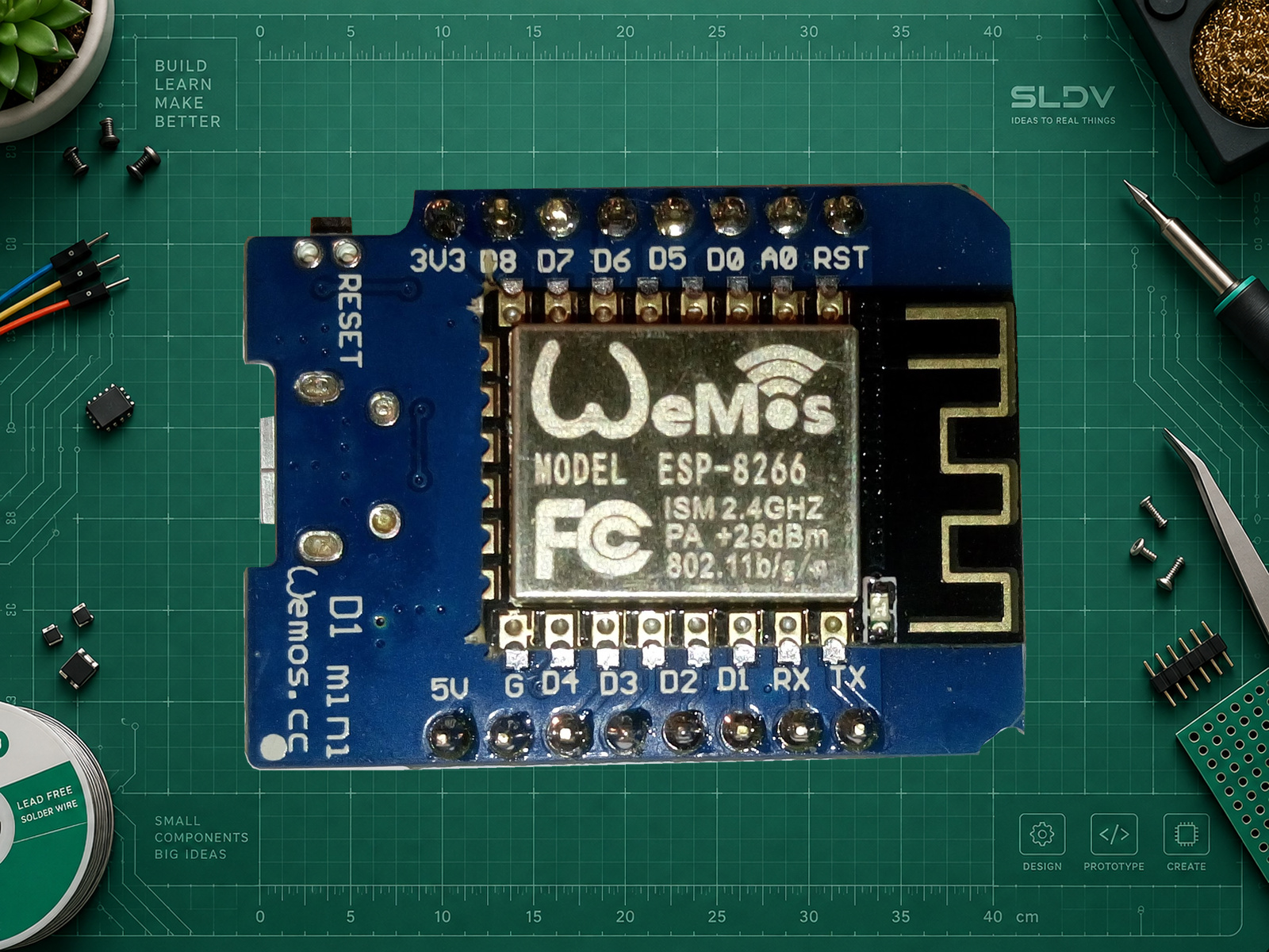 WeMos D1 mini с модулем ESP8266, вид со стороны радиомодуля