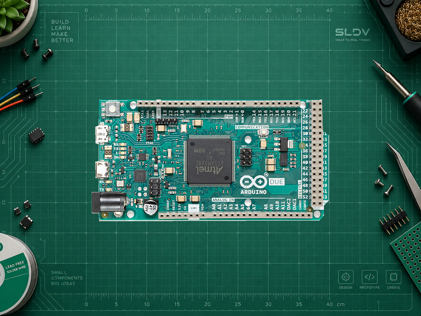 Arduino Due на SAM3X8E; оригинальная фотография Arduino.